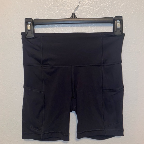 lululemon athletica Pants - Lululemon black biker shorts size 4 never worn
